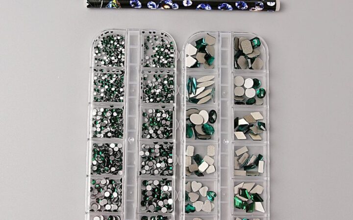 Green Nail Rhinestone Kit to Rescue Boring Manicures